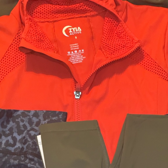 ZYIA Lot! - Picture 6 of 10